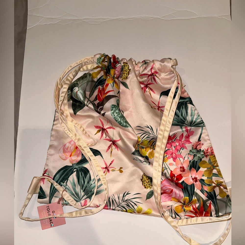 Floral Drawstring Backpack - Picture 3 of 6